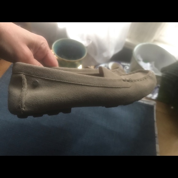 Like new! UGG Loafers - Picture 3 of 6